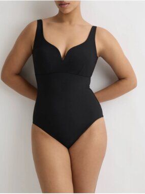 Bondi Born The Vera Black Sculpteur Underwire One Piece Swimsuit Size XL EF Cup